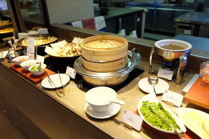 台中日月千禧酒店．饗樂┃台中西屯美食：龍蝦吃到飽免排隊無限量供應，還有牛排、黃金蟹、現切生魚片、新鮮水果、精緻甜點和Haagen-Dazs冰淇淋 @飛天璇的口袋