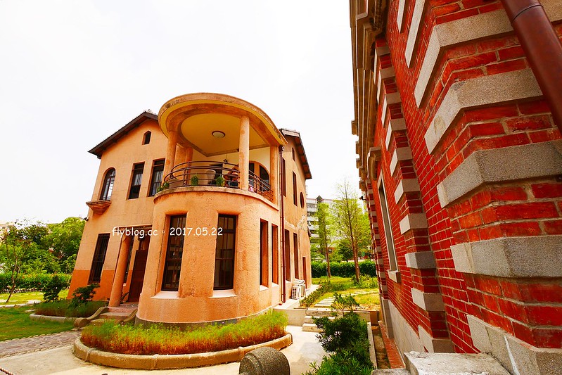 一德洋樓．台中市歷史建築林懋陽故居┃台中北屯美食：百年古蹟再造，結合一德藝文茶館、禧院喜餅、羅布森書蟲房冊惦、布朗尼甜點，未來還會有兒童沙坑和遊戲區 @飛天璇的口袋