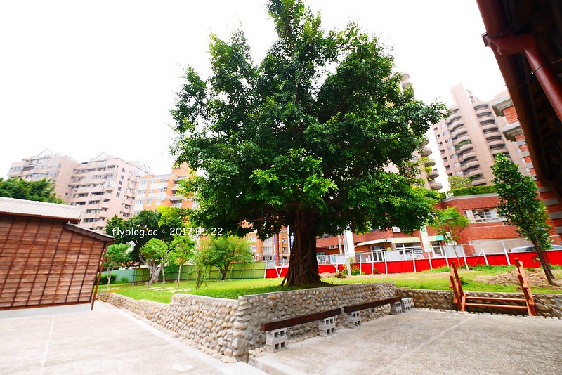 一德洋樓．台中市歷史建築林懋陽故居┃台中北屯美食：百年古蹟再造，結合一德藝文茶館、禧院喜餅、羅布森書蟲房冊惦、布朗尼甜點，未來還會有兒童沙坑和遊戲區 @飛天璇的口袋