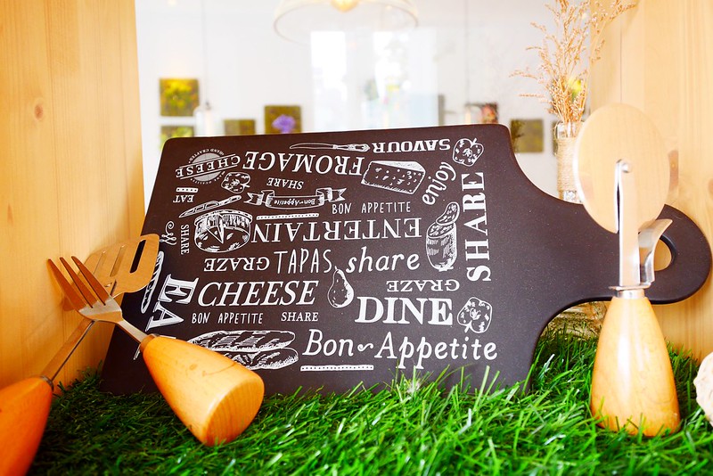 日許時間┃台中北區美食：充滿日式雜貨風的餐廳，餐點輕爽平價好吃，轉角遇見都市中的叢林 @飛天璇的口袋