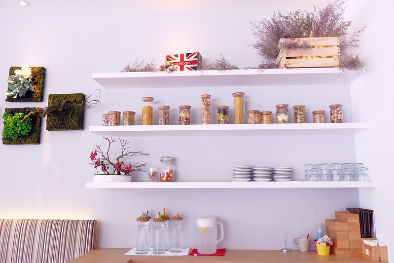 日許時間┃台中北區美食：充滿日式雜貨風的餐廳，餐點輕爽平價好吃，轉角遇見都市中的叢林 @飛天璇的口袋