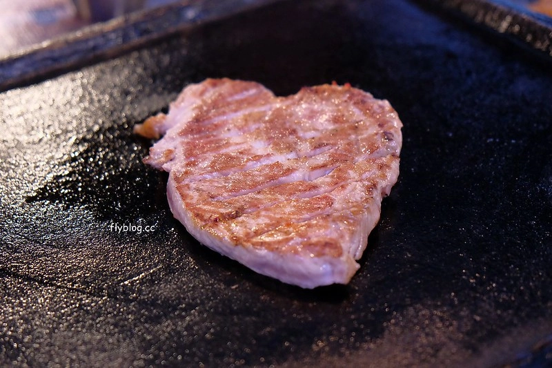 咚咚家韓式豬肉專賣 dondonga┃台中西屯美食：韓國烤肉夢幻組合：西班牙伊比利豬&台東香草豬，鄰近秋紅谷公園 @飛天璇的口袋