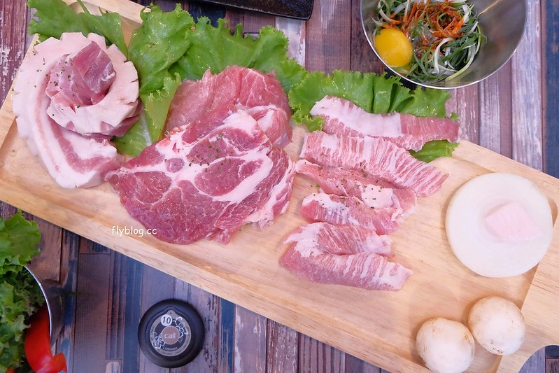 咚咚家韓式豬肉專賣 dondonga┃台中西屯美食：韓國烤肉夢幻組合：西班牙伊比利豬&台東香草豬，鄰近秋紅谷公園 @飛天璇的口袋