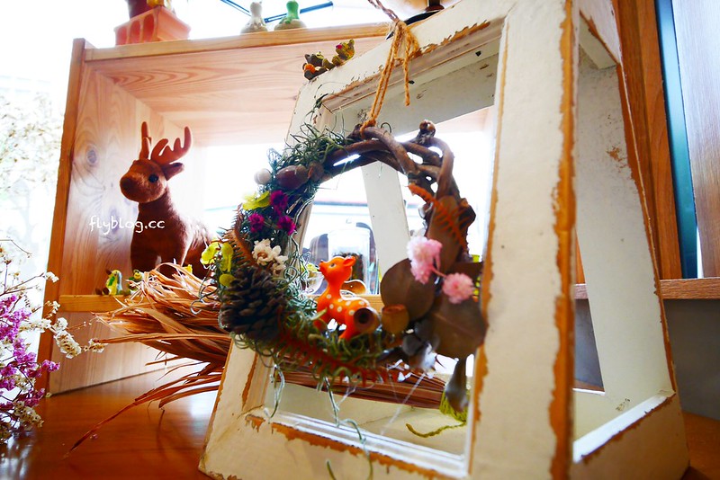 尋鹿咖啡｜結合美食與藝文的咖啡館，雜貨風元素拍照的好地方，鬆餅還是一樣的好吃，也是親子友善餐廳(已歇業) @飛天璇的口袋