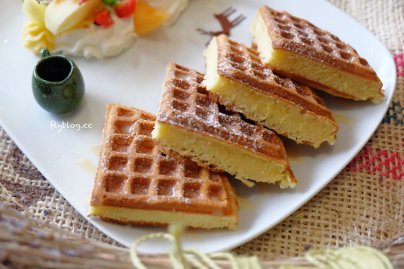 尋鹿咖啡｜結合美食與藝文的咖啡館，雜貨風元素拍照的好地方，鬆餅還是一樣的好吃，也是親子友善餐廳(已歇業) @飛天璇的口袋