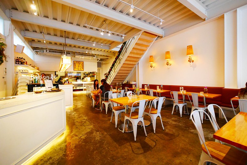 希拉餐廳｜員林老字號義式餐廳，餐點表現不俗，漂亮的落地窗彷彿置身於玻璃屋中用餐，選用Lazazza也讓人留下深刻印象 @飛天璇的口袋