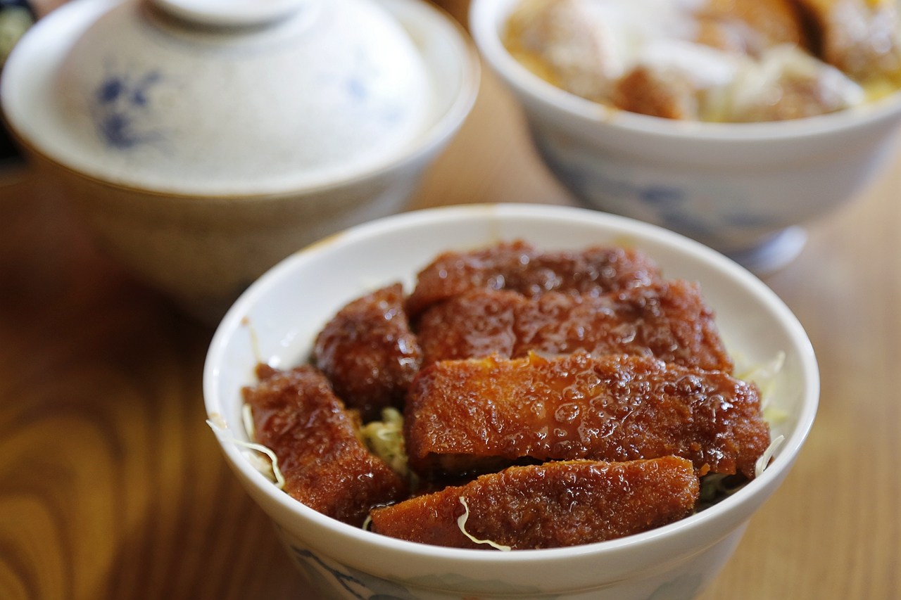 日本福島｜いとう食堂．七日町附近超人氣豬排飯，日式豬排厚實大塊又好吃 @飛天璇的口袋