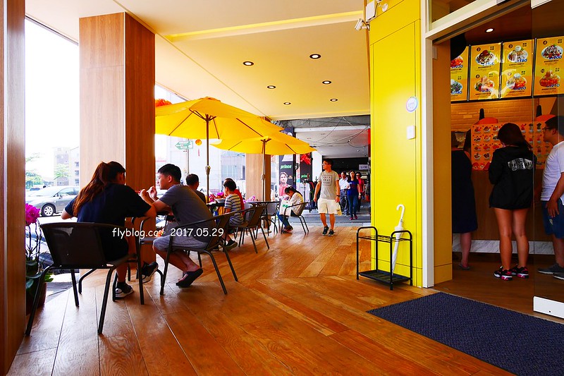 思慕昔．永康街芒果冰┃台中北區美食：CNN推薦台灣必吃美食，旺季日季4500碗，5/13進駐一中商圈 @飛天璇的口袋