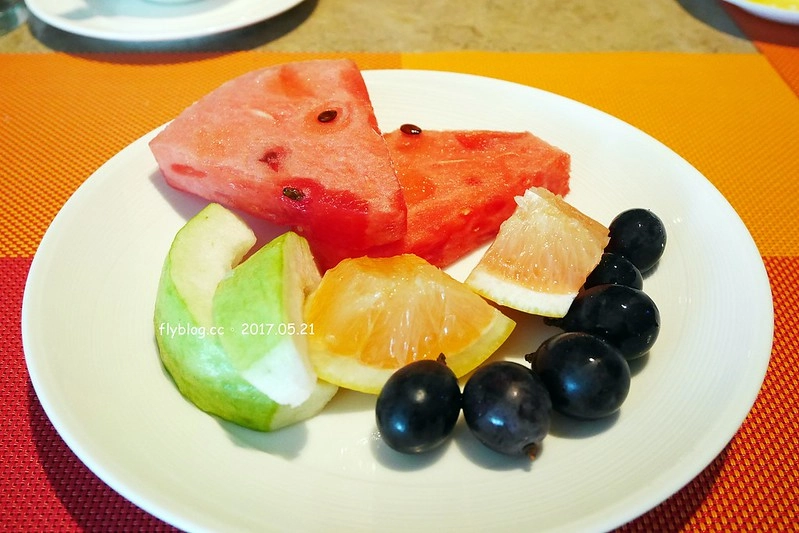 台中日月千禧酒店．饗樂┃台中西屯美食：龍蝦吃到飽免排隊無限量供應，還有牛排、黃金蟹、現切生魚片、新鮮水果、精緻甜點和Haagen-Dazs冰淇淋 @飛天璇的口袋