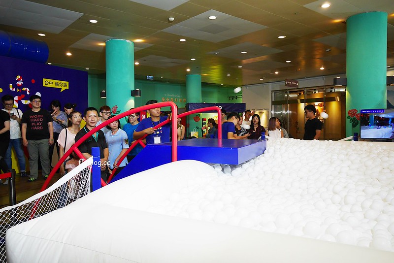 GQ大人的球池┃台中草悟道：世界5大球池台中輪你跳，找回童年的快樂，應該會成為台中IG打卡熱門景點 @飛天璇的口袋