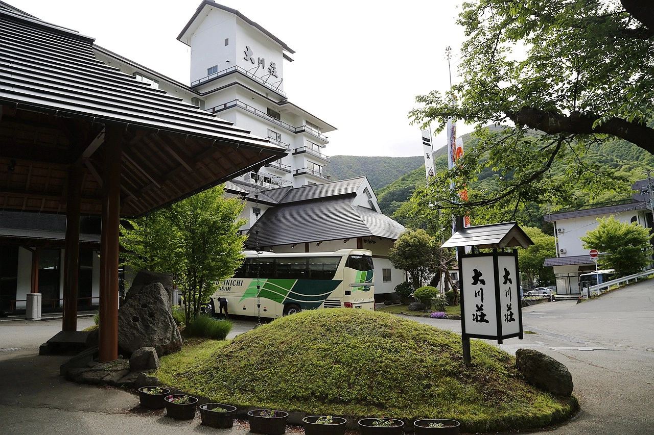 日本福島｜大川莊溫泉飯店 Ookawaso．99%還原鬼滅之刃場景，會津蘆之牧溫泉享受青山綠水環抱 @飛天璇的口袋