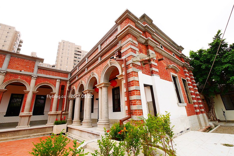 一德洋樓．台中市歷史建築林懋陽故居┃台中北屯美食：百年古蹟再造，結合一德藝文茶館、禧院喜餅、羅布森書蟲房冊惦、布朗尼甜點，未來還會有兒童沙坑和遊戲區 @飛天璇的口袋