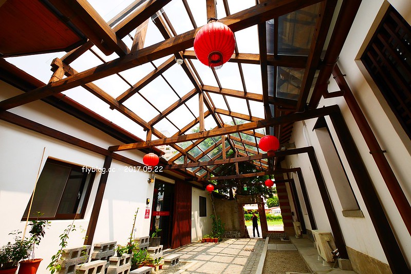 一德洋樓．台中市歷史建築林懋陽故居┃台中北屯美食：百年古蹟再造，結合一德藝文茶館、禧院喜餅、羅布森書蟲房冊惦、布朗尼甜點，未來還會有兒童沙坑和遊戲區 @飛天璇的口袋