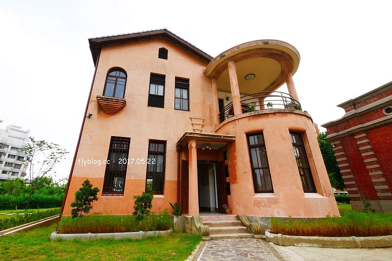 一德洋樓．台中市歷史建築林懋陽故居┃台中北屯美食：百年古蹟再造，結合一德藝文茶館、禧院喜餅、羅布森書蟲房冊惦、布朗尼甜點，未來還會有兒童沙坑和遊戲區 @飛天璇的口袋