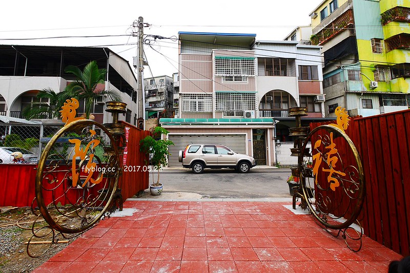 一德洋樓．台中市歷史建築林懋陽故居┃台中北屯美食：百年古蹟再造，結合一德藝文茶館、禧院喜餅、羅布森書蟲房冊惦、布朗尼甜點，未來還會有兒童沙坑和遊戲區 @飛天璇的口袋