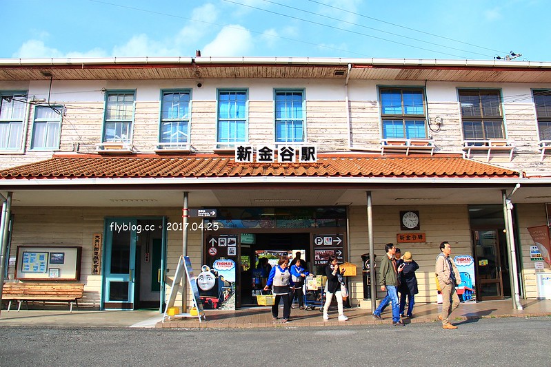 【日本靜岡】大井川鐵道~新金谷站搭乘復古懷舊SL號蒸氣火車，鐵道界的活化石也是日本最美的鐵道之一，還有期間限定的湯瑪士小火車 @飛天璇的口袋
