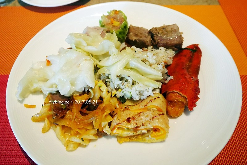 台中日月千禧酒店．饗樂┃台中西屯美食：龍蝦吃到飽免排隊無限量供應，還有牛排、黃金蟹、現切生魚片、新鮮水果、精緻甜點和Haagen-Dazs冰淇淋 @飛天璇的口袋