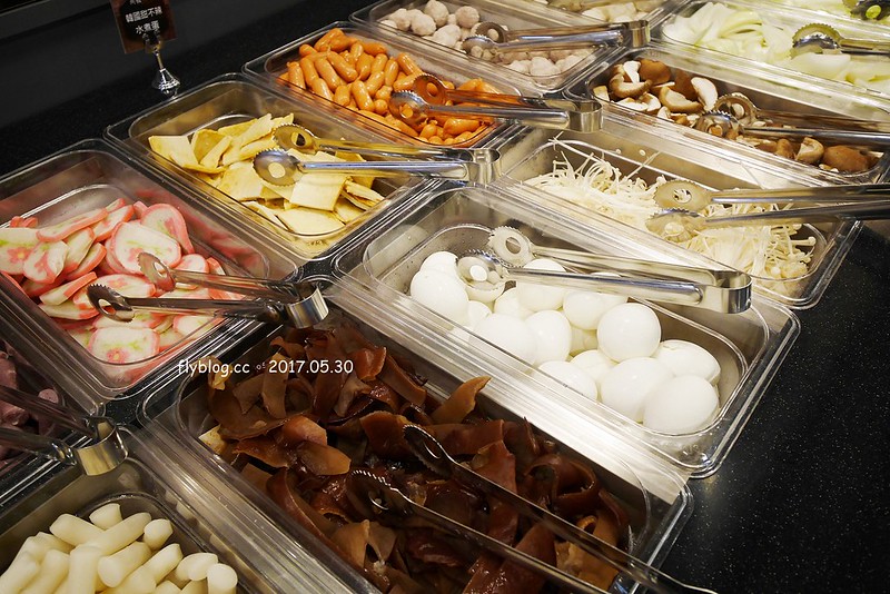 【台中北區】兩餐韓國年糕火鍋，$299元無限量吃到飽！吃完年糕後再做炒飯，中友百貨商圈一樓 @飛天璇的口袋