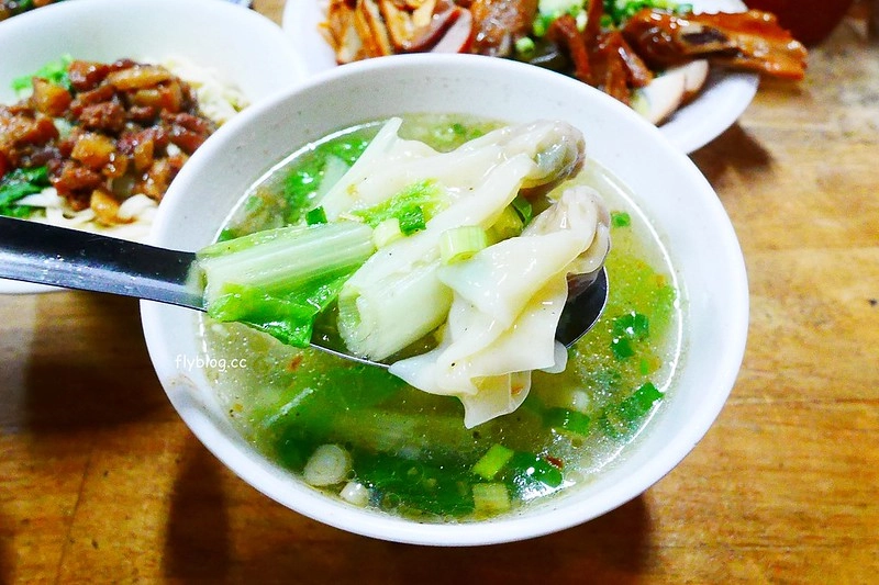 台中北屯｜松竹麵攤．松竹路上生意最好的麵店，營業到凌晨1點宵夜場 @飛天璇的口袋