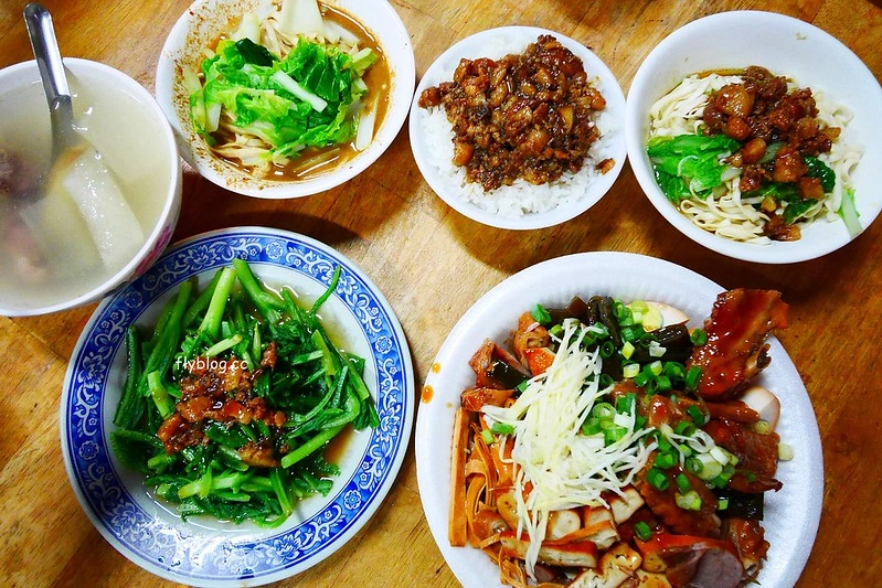 台中北屯｜松竹麵攤．松竹路上生意最好的麵店，營業到凌晨1點宵夜場 @飛天璇的口袋