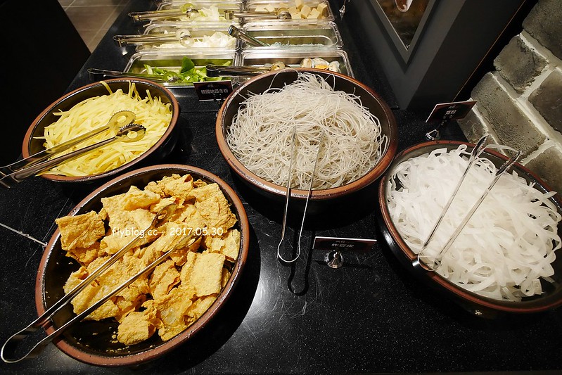 【台中北區】兩餐韓國年糕火鍋，$299元無限量吃到飽！吃完年糕後再做炒飯，中友百貨商圈一樓 @飛天璇的口袋