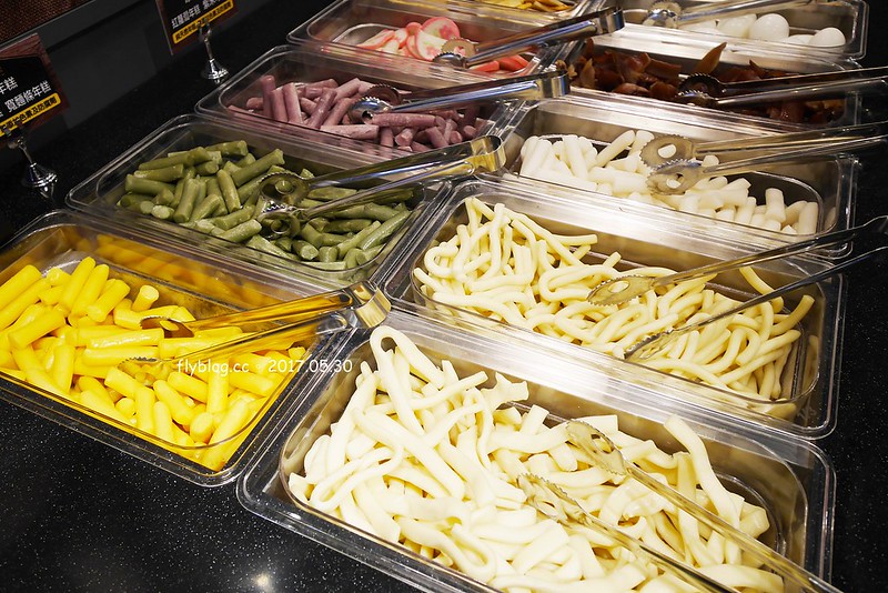 【台中北區】兩餐韓國年糕火鍋，$299元無限量吃到飽！吃完年糕後再做炒飯，中友百貨商圈一樓 @飛天璇的口袋