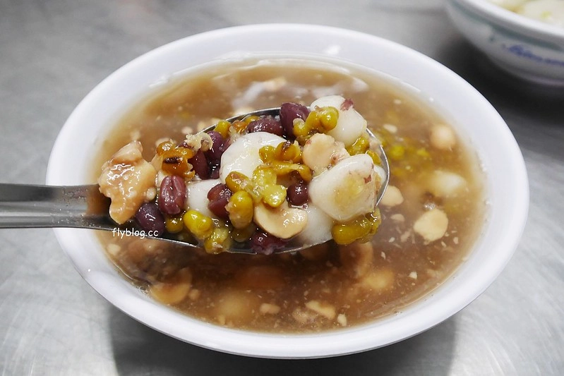 清水楊家圓仔湯｜清水光復街肉圓仔湯，從傍晚開賣，吃的到美味與人情味 @飛天璇的口袋