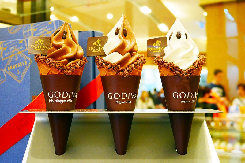 GODIVA比利時巧克力┃台中西屯美食：巧克力界的LV精品，霜淇淋、冰沙是夏季的最愛，貴氣十足頂級巧克力冰淇淋 @飛天璇的口袋