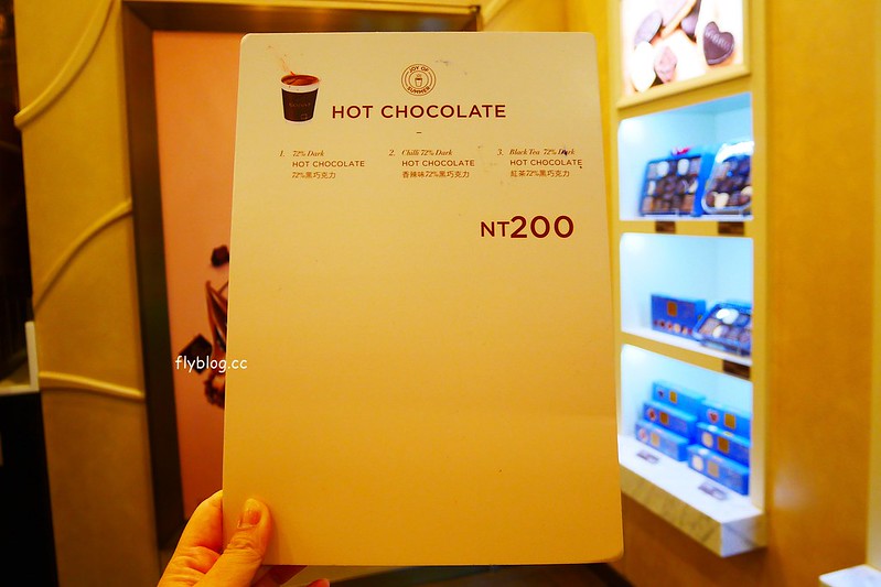 GODIVA比利時巧克力┃台中西屯美食：巧克力界的LV精品，霜淇淋、冰沙是夏季的最愛，貴氣十足頂級巧克力冰淇淋 @飛天璇的口袋