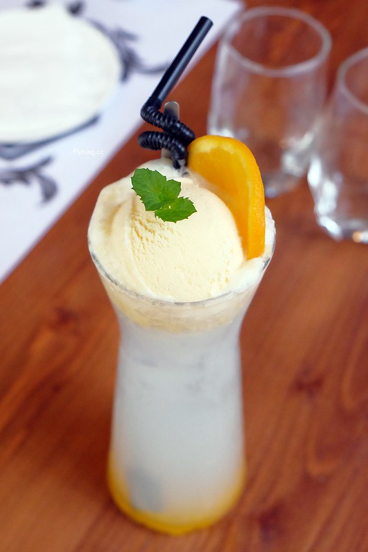 Arena遊戲主題餐廳┃台中西區美食：結合美食與遊戲的主題餐廳，夜貓子宵夜也有好去處，向上南路鄰近精明商圈 @飛天璇的口袋