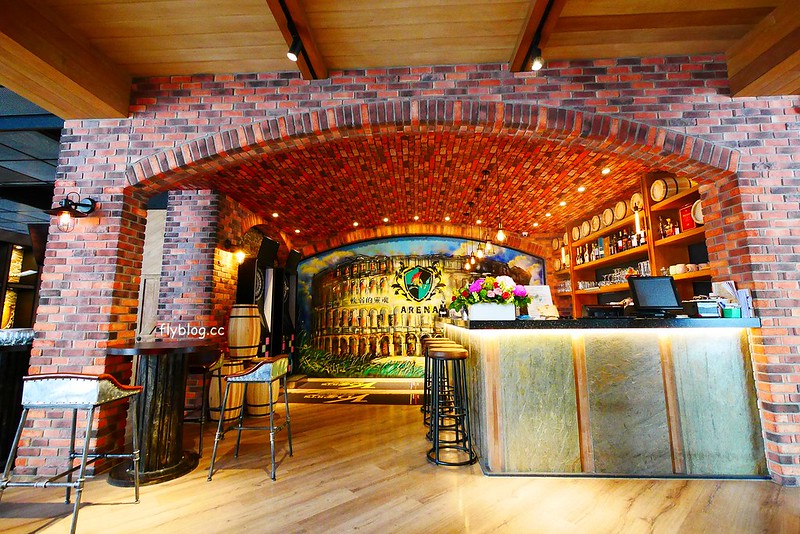 Arena遊戲主題餐廳┃台中西區美食：結合美食與遊戲的主題餐廳，夜貓子宵夜也有好去處，向上南路鄰近精明商圈 @飛天璇的口袋