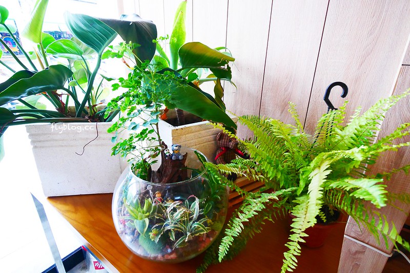 尋鹿咖啡｜結合美食與藝文的咖啡館，雜貨風元素拍照的好地方，鬆餅還是一樣的好吃，也是親子友善餐廳(已歇業) @飛天璇的口袋