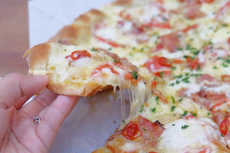 希拉餐廳｜員林老字號義式餐廳，餐點表現不俗，漂亮的落地窗彷彿置身於玻璃屋中用餐，選用Lazazza也讓人留下深刻印象 @飛天璇的口袋