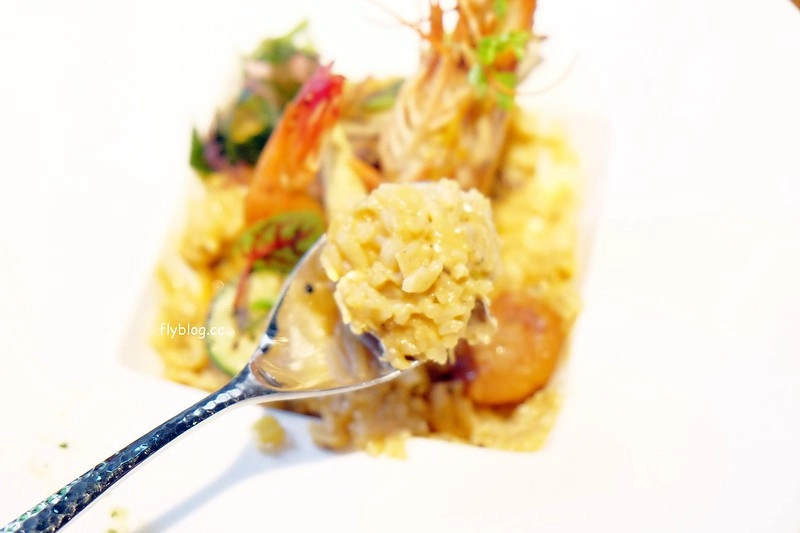 Arena遊戲主題餐廳┃台中西區美食：結合美食與遊戲的主題餐廳，夜貓子宵夜也有好去處，向上南路鄰近精明商圈 @飛天璇的口袋