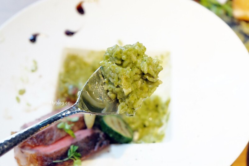 Arena遊戲主題餐廳┃台中西區美食：結合美食與遊戲的主題餐廳，夜貓子宵夜也有好去處，向上南路鄰近精明商圈 @飛天璇的口袋