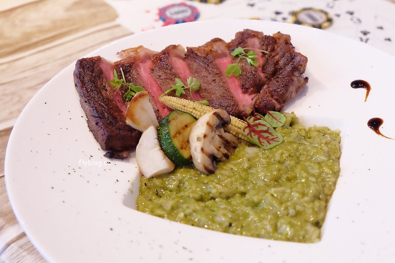 Arena遊戲主題餐廳┃台中西區美食：結合美食與遊戲的主題餐廳，夜貓子宵夜也有好去處，向上南路鄰近精明商圈 @飛天璇的口袋