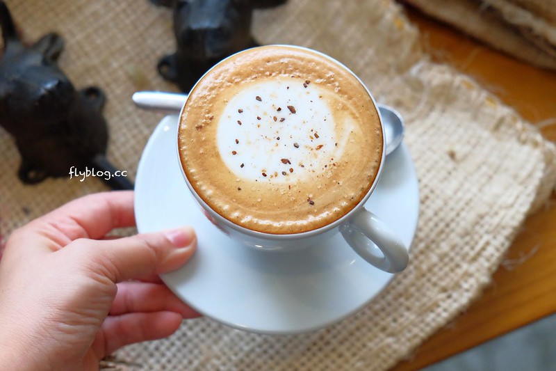 尋鹿咖啡｜結合美食與藝文的咖啡館，雜貨風元素拍照的好地方，鬆餅還是一樣的好吃，也是親子友善餐廳(已歇業) @飛天璇的口袋