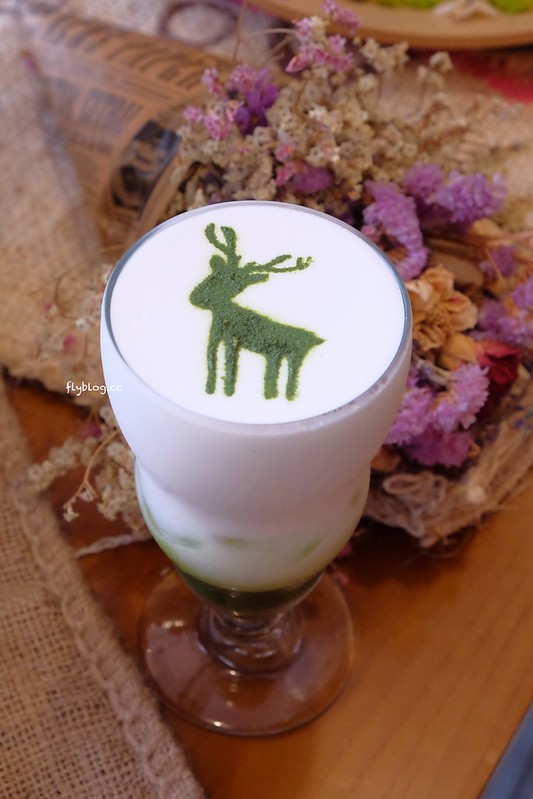 尋鹿咖啡｜結合美食與藝文的咖啡館，雜貨風元素拍照的好地方，鬆餅還是一樣的好吃，也是親子友善餐廳(已歇業) @飛天璇的口袋