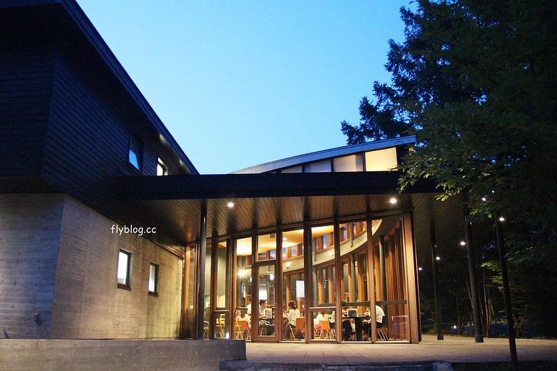 日本長野｜中輕井澤一日遊，王子OUTLET、高原教堂、石之教堂、蜻蜓之湯、村民食堂、榆樹街小鎮(附東京到輕井澤交通方式&JR PASS券) @飛天璇的口袋