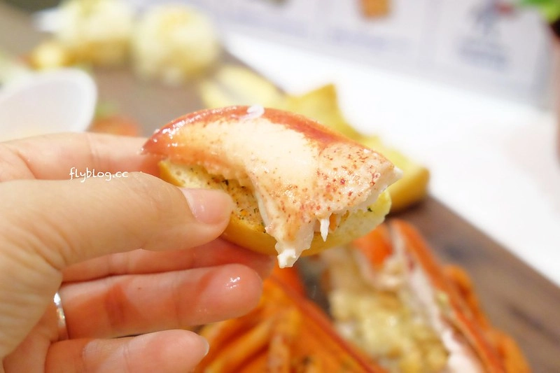 Captain Lobster龍蝦堡台中快閃店┃台中西屯美食：整隻500公克重的豪華活龍蝦，還多了古巴三明治和松葉蟹堡，超霸氣龍蝦套餐千元有找 @飛天璇的口袋