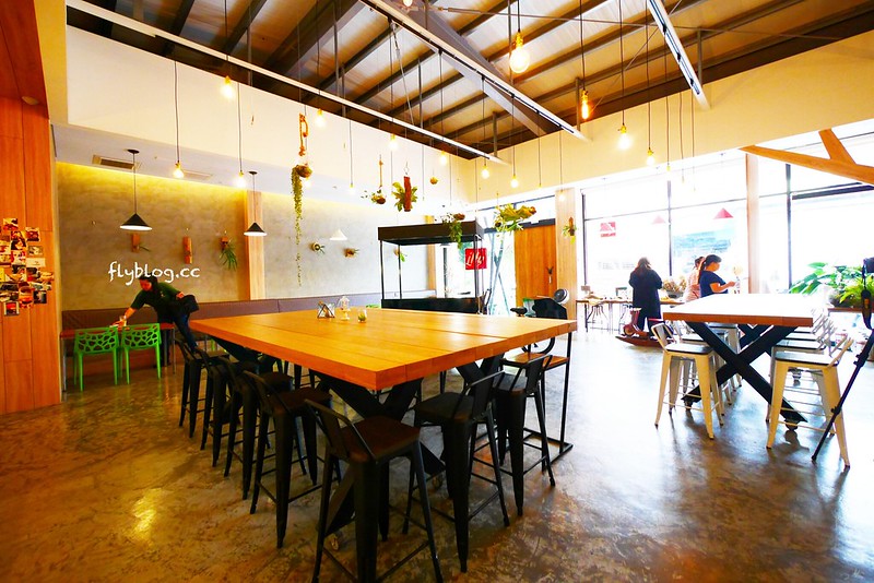 尋鹿咖啡｜結合美食與藝文的咖啡館，雜貨風元素拍照的好地方，鬆餅還是一樣的好吃，也是親子友善餐廳(已歇業) @飛天璇的口袋