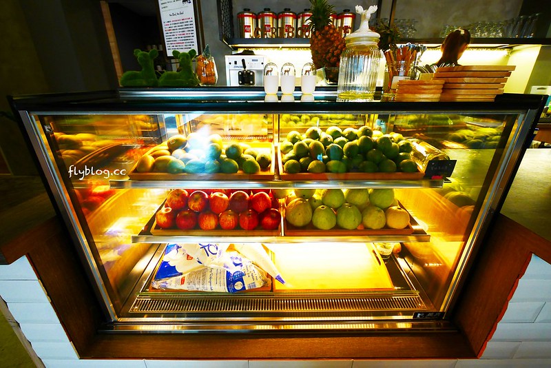 尋鹿咖啡｜結合美食與藝文的咖啡館，雜貨風元素拍照的好地方，鬆餅還是一樣的好吃，也是親子友善餐廳(已歇業) @飛天璇的口袋