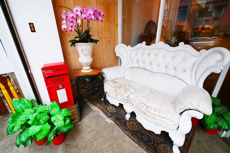 希拉餐廳｜員林老字號義式餐廳，餐點表現不俗，漂亮的落地窗彷彿置身於玻璃屋中用餐，選用Lazazza也讓人留下深刻印象 @飛天璇的口袋