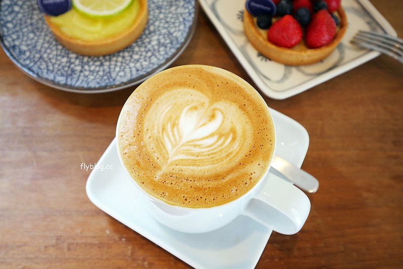 Overture 序曲┃台中北屯美食：老宅改建文青風甜點店，甜點好吃環境好拍，個人心中北屯最好吃的甜點店 @飛天璇的口袋