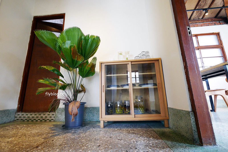 Overture 序曲┃台中北屯美食：老宅改建文青風甜點店，甜點好吃環境好拍，個人心中北屯最好吃的甜點店 @飛天璇的口袋