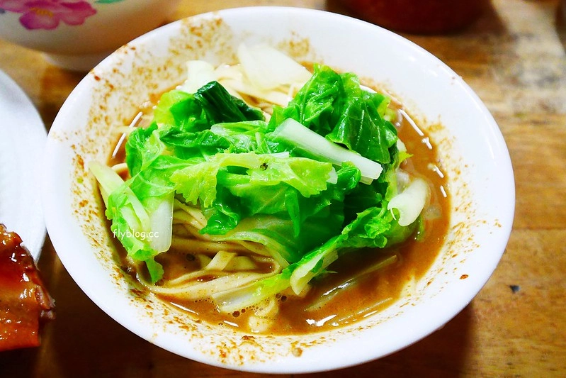 台中北屯｜松竹麵攤．松竹路上生意最好的麵店，營業到凌晨1點宵夜場 @飛天璇的口袋