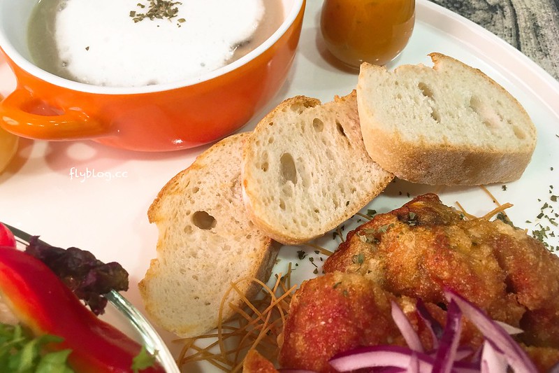 米拉貝爾咖啡｜和美地區少見的親子友善餐廳，環境舒服明亮採光好，餐點選擇性多CP值高 @飛天璇的口袋