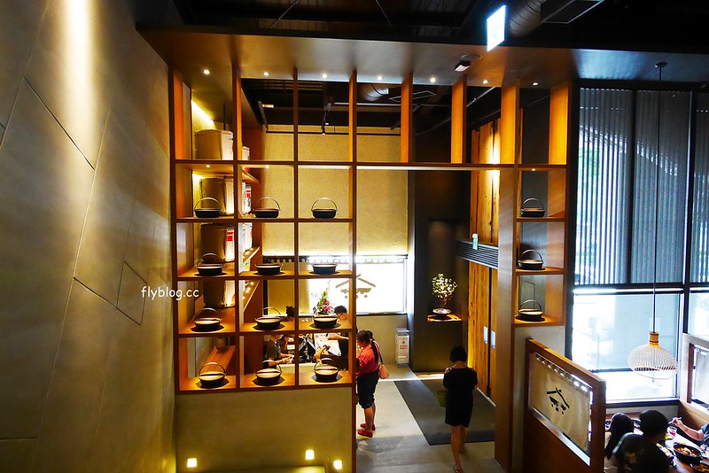 台中北屯｜拾七石頭火鍋 昌平店．輕井澤旗下火鍋店，崇德路環境寬敞大器 @飛天璇的口袋