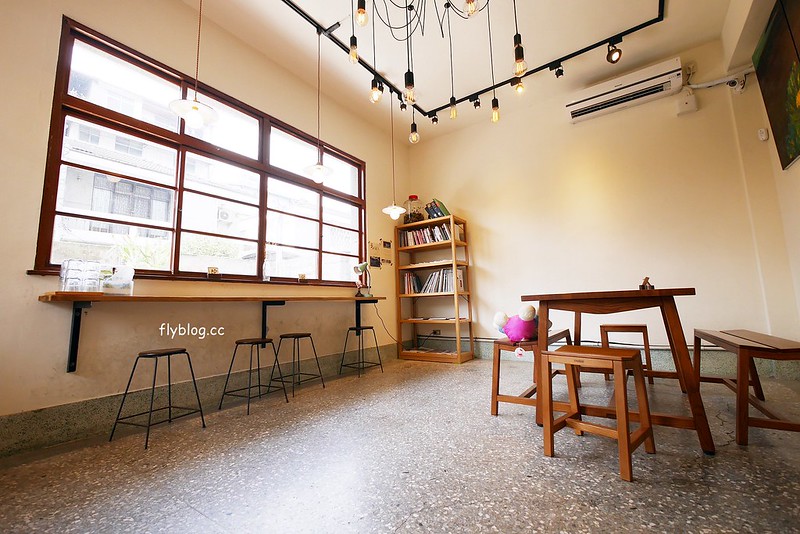 Overture 序曲┃台中北屯美食：老宅改建文青風甜點店，甜點好吃環境好拍，個人心中北屯最好吃的甜點店 @飛天璇的口袋