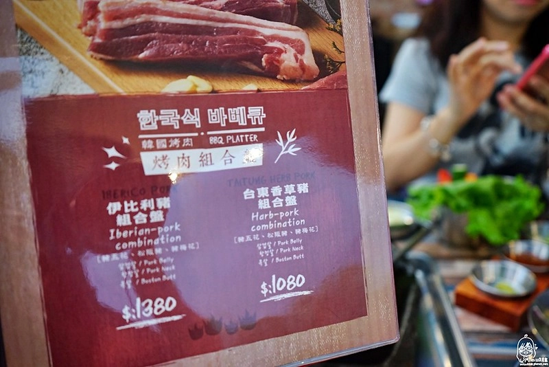 咚咚家韓式豬肉專賣 dondonga┃台中西屯美食：韓國烤肉夢幻組合：西班牙伊比利豬&台東香草豬，鄰近秋紅谷公園 @飛天璇的口袋